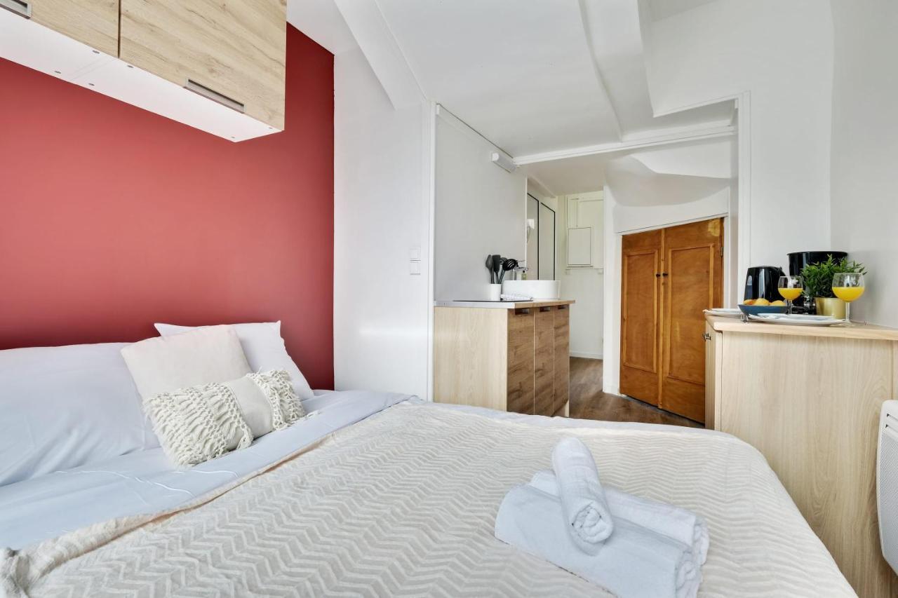 Апартаменты Cosy Renovated Studio In Heart Of Marais, Best Area To Discover In Париж Экстерьер фото